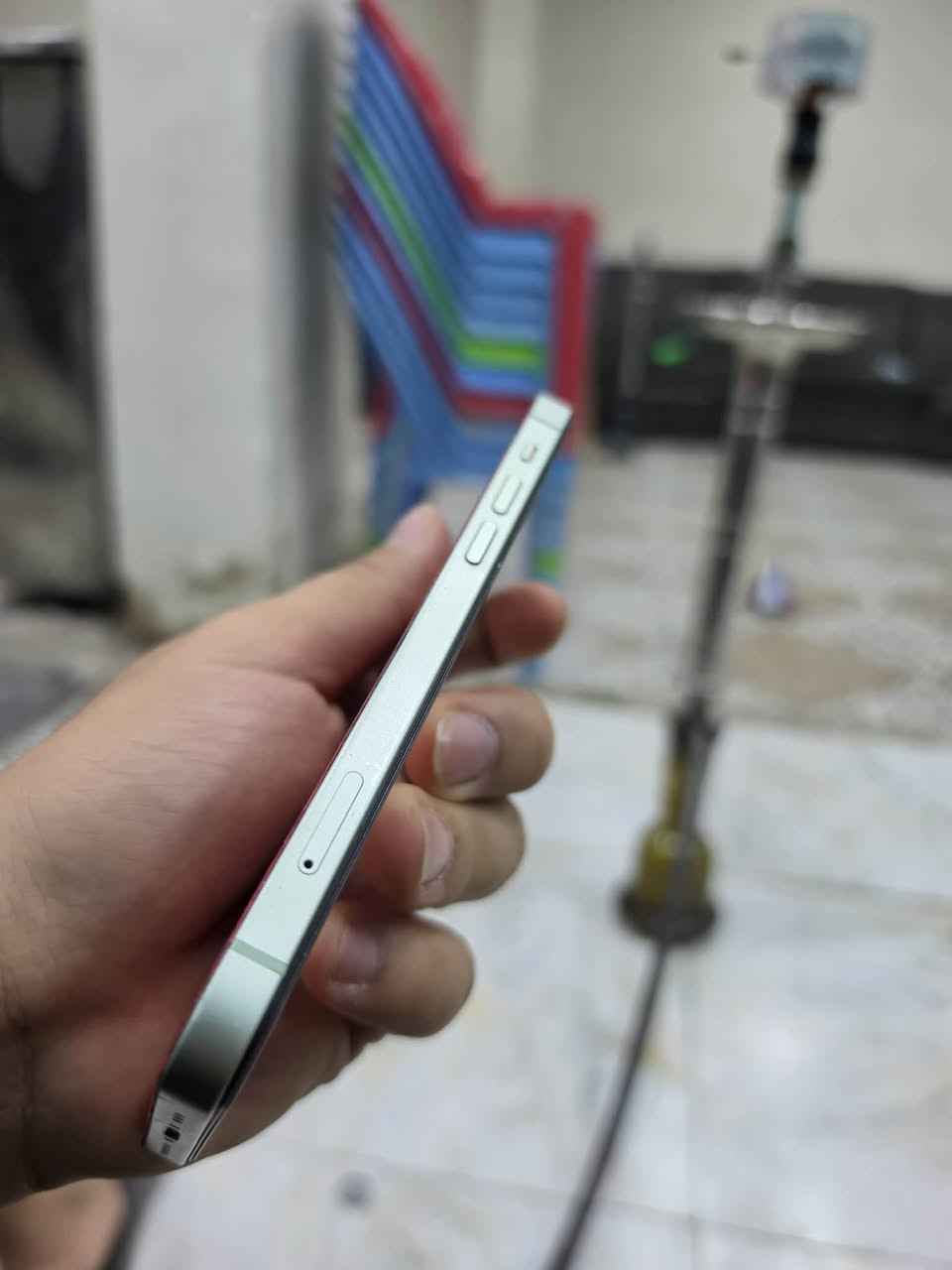 السلام عليكم ايفون  ايفون ١٢ عادي مبدل شاشه وبطاريه اصليات وضهر مفطور شرق أوسط فيس ايدي شغال كلشي بي شغال السعر ١٨٠ مكاني بغداد الراشديه رقمي ***********
