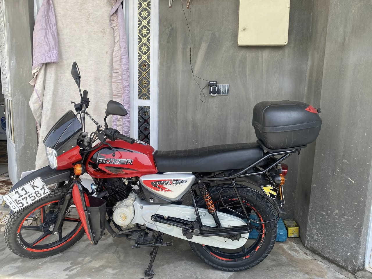 بوكسر موديل 21 رقم بغداد انكليزي بأسمي تجفيت شركة مكان بغداد تقاطع نهروان *********** السعر 1800  وبيها مجال دشبول ميشتغل
