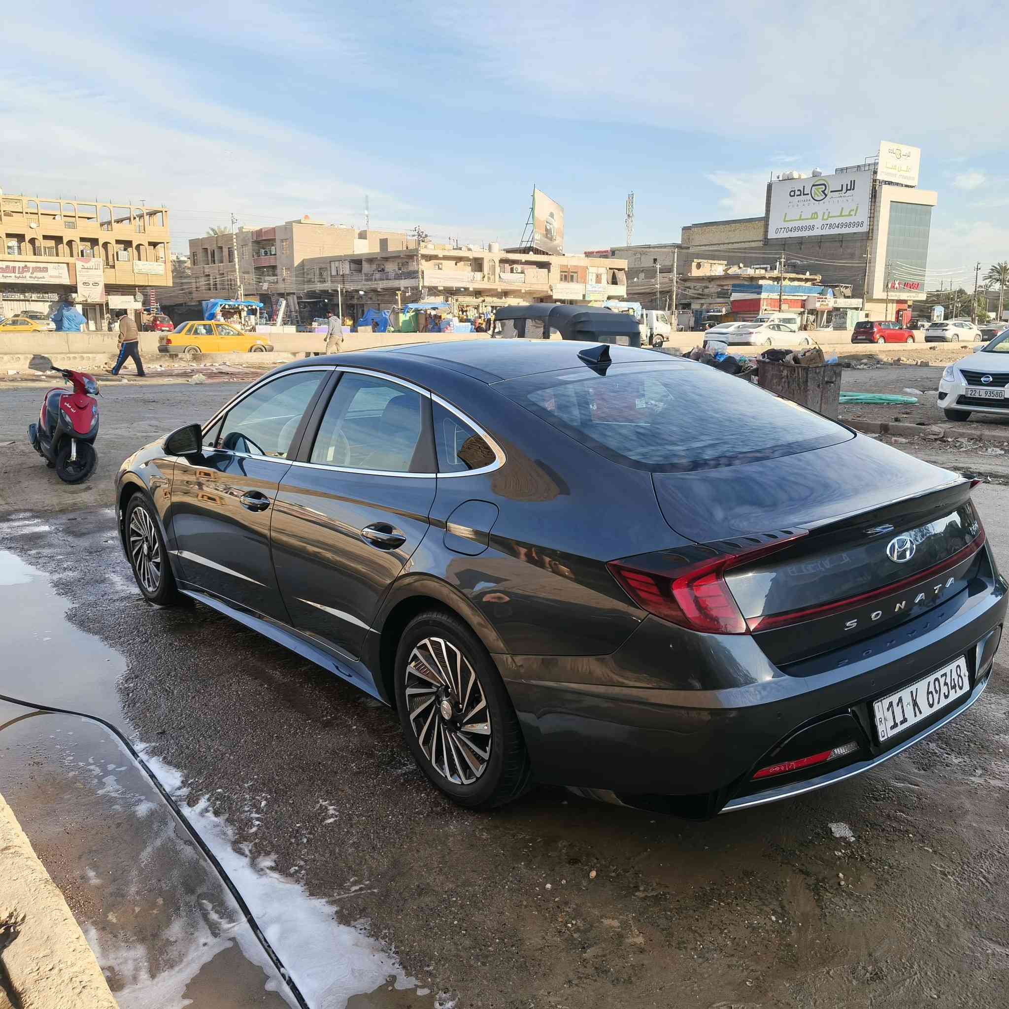 ‏سلام عليكم
‏للبيع فقط بدون مراوس
‏السيارة جديده بمعنى الكلمه 
‏سوناتا 2023 ليمتد هايبرد واحد على واحد اعلى فئه
‏  HYPER LIMITED VIP بلسوناتا
‏صرف البانزين انسا التفويله 50لتر تمشيك 950كلم 
‏ماشيه 23الف حاليا
‏حادث السياره فقط بارد PDR الجاملغ الخلفي الايسر بدون صبغ 
‏وبيهه قطعتين كلير بدون حادث من امريكا الجاملغ الخلفي الايمن والباب 
‏ومرقم بغداد 
‏المواصفات :
‏مكينه 2000 هايبرد
‏اعلى فئه
‏رادار امامي
‏رادار جانبي
‏رادار خلفي
‏حساسات امامي + خلفيه
‏بنوراما
‏سماعات سستم بوس
‏داتو شو يعرض عل الجامه الاماميه 
‏خمس كامرات محيطيه 360 درجه
‏تدفئه وتبريد المقاعد الاماميه
‏مقاعد كهربائيه وخزن ميموري
‏تدفئه الستيرن
‏قياده ذاتيه
‏توقف ذاتي عند الاقتراب
‏اشاير بلمري
‏قطعتين تبريد
‏شاحن لاسلكي
‏لد زنون بلادي
‏بردات خلفيه
‏طي المري عند الرجوع
‏وضعيات القياده /ايكو / كومفورت /سمارت /سبورت تشغيل عن بعد
‏تتقدم وترجع عن طريق البصمه
‏وبعد بيه هواي مواصفات ممذكوره  
‏لايت ذكي 
‏وماسحات اوتو  
‏السياره موجوده بغداد 
‏السعر   197 
‏للاستفسار اكثر اتصل عل الرقم 
‏***********
‏
