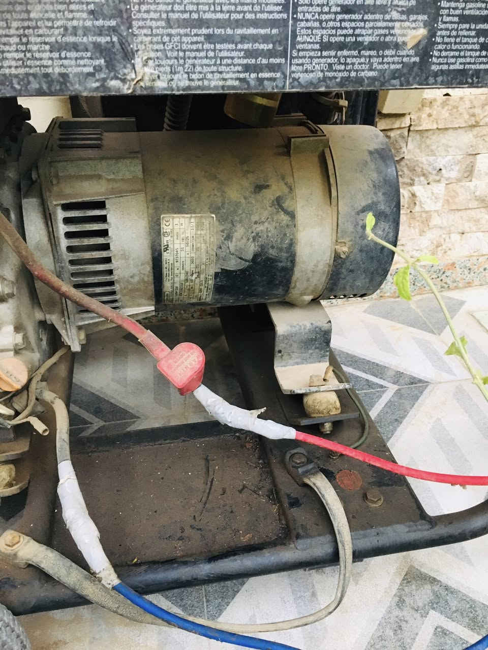 السلام عليكم مولد كاز ياباني شركت ينمر 20انبير للبيع عله وضع الشركه مامفتوح بي برغي سعره 750 الف العنوان شهربان***********
