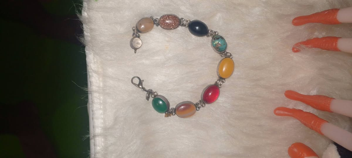 البيع شلع وفرد سعر مناسب خواتم قديم شغالات فول  مخطوطه روحانيه قويه الحجر مالهن وبيهن صياغه ثقيله سلجوقي ويدويه  كلمن وسعره  سوار فضه شاكرات  وكلايد  قديمه روحانيه وصره غزال فواح عطر مسك دام كلمن وسعره فقط اتصل على الرقم *********** رايدهن فقط علا الاتصال مامتواجد علا فيسبوك جادين فقط  وشراي احتى الاتعبني ولاتعبك ماعندي توصيل من رخصه الادمن المحترم وافق ربي يوفقك بغداد المكان
