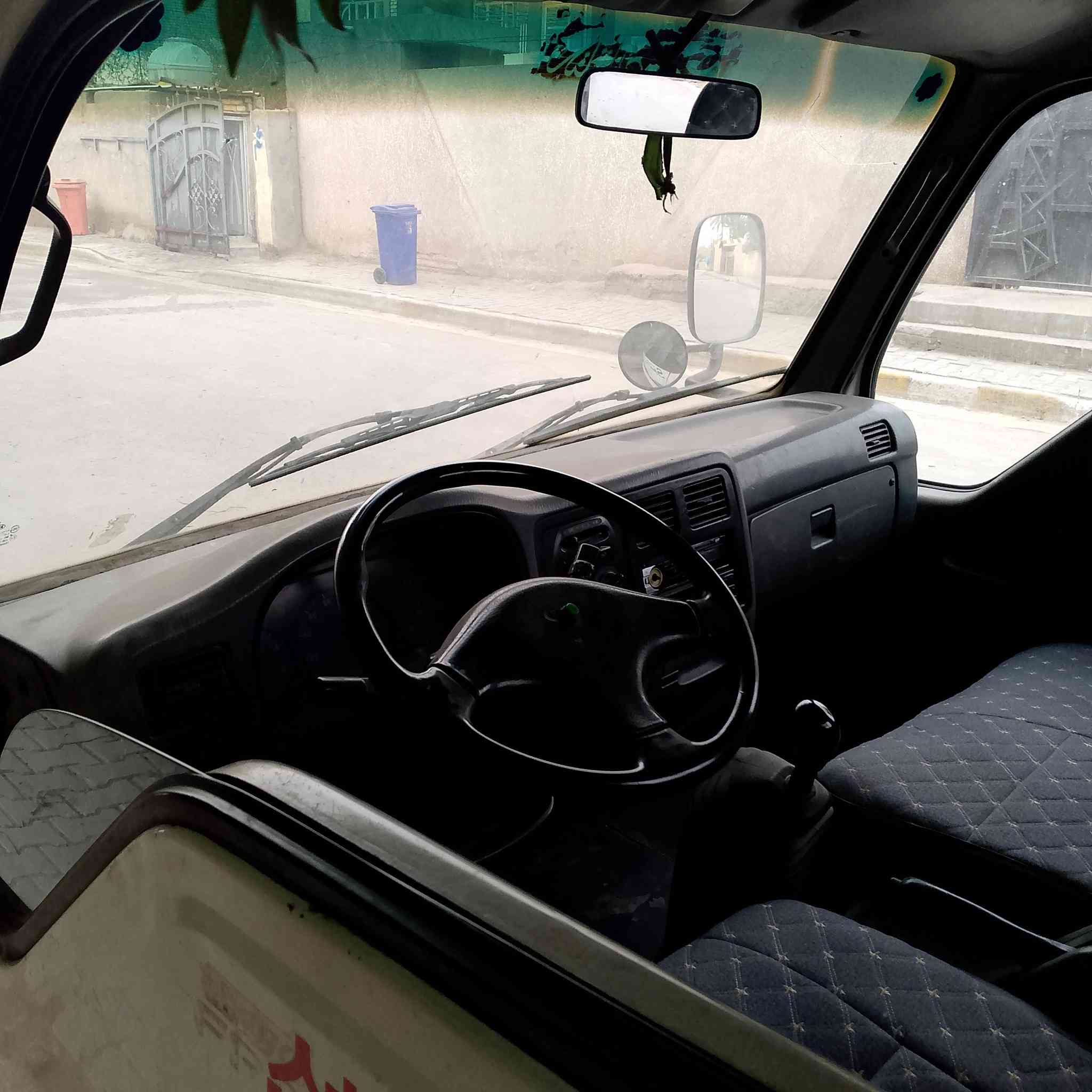 سلام عليكم كيه للبيع فنتيره موديل98 العنوان بغداد الشعب نهايه حي اور تحويل مباشر  سيارة جاهزه كبل للشارع خير من الله رقم الهاتف ***********
