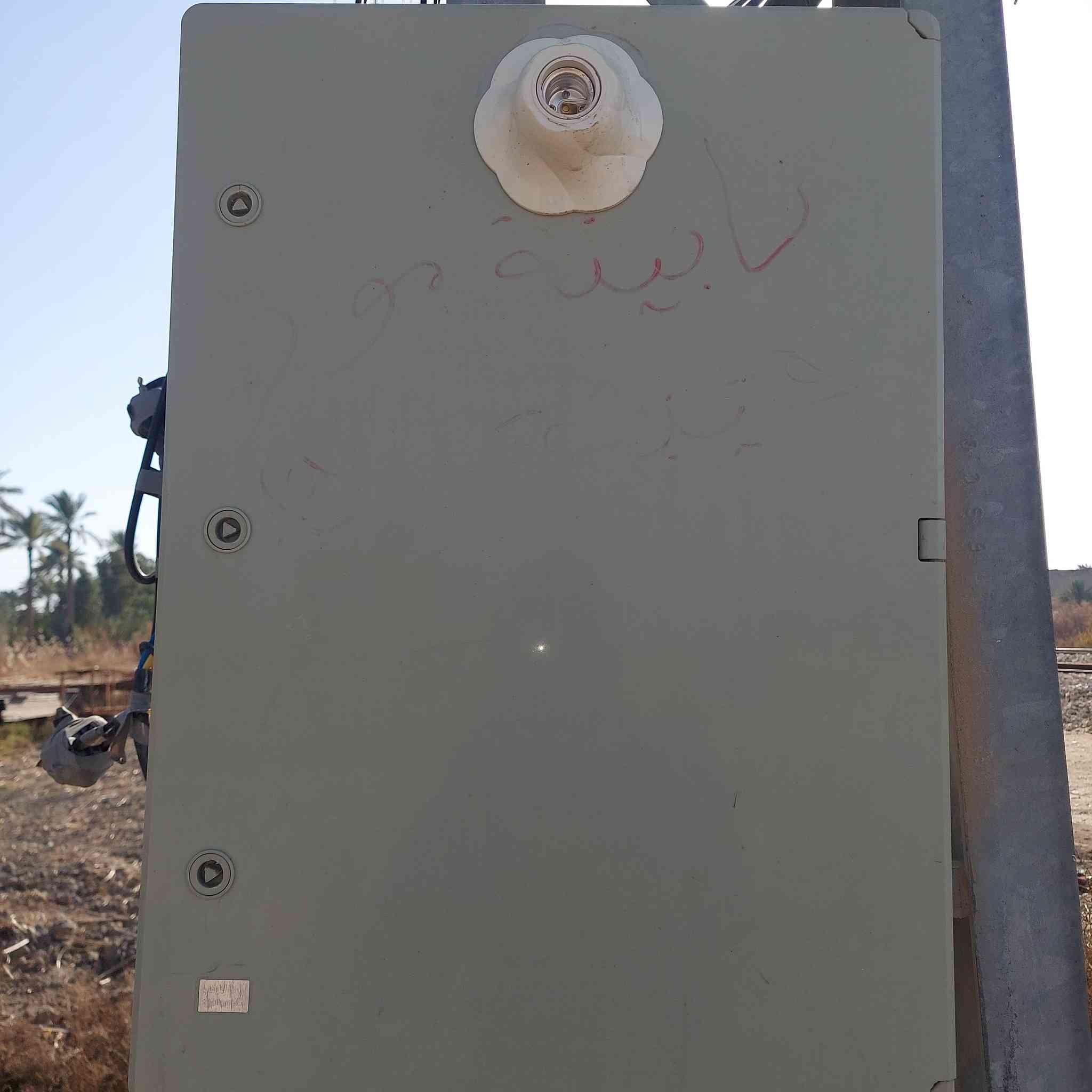 السلام عليكم مولده كامه للبيع معى كابينات مولد عدد3 جاهزات ومأسسات مكان بابل المسيب ***********
