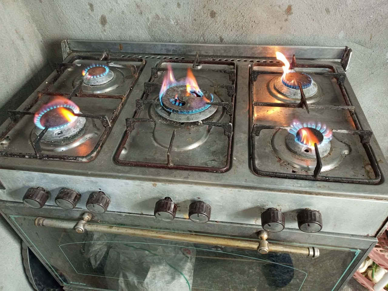 للبيع نضيف وشغل شوفت عينك انتصال ***********
