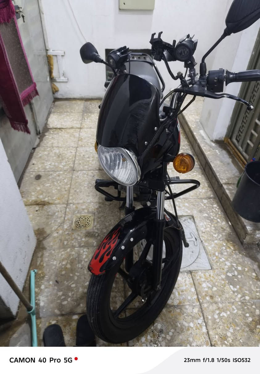 اسلام عليكم دراجه بوكسر كلاسك 2021 مرقم الدراجه خير من الله كير ومكينه مفولات شلعه ومعدل  مكاني بغداد حي الجهاد رقمها ديالى انكليزي ***********
