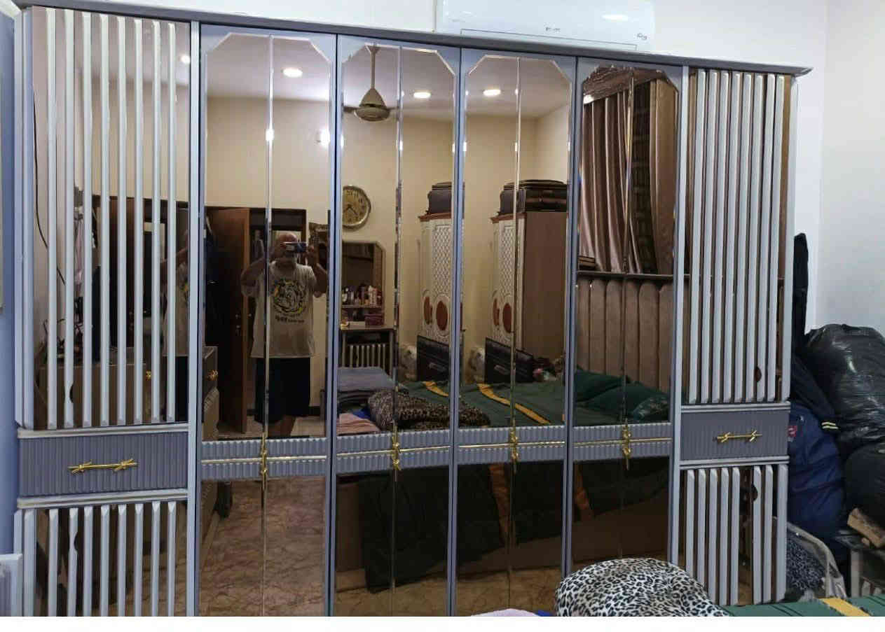 ***********
شراي يراسلني واتساب 
غرفه تركي ٩ قطع 
والله ماخذتها من هوم سنتر
وهي كلش نظيفة ومحافظة عليهة
عنوان بغداد حي العدل
