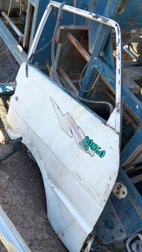 باب يمنه نضيفه حت جامه بيهه للبيع مكاني بغداد 07702388320