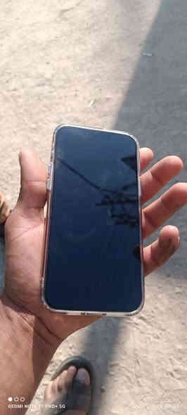 سلام عليكم  شباب البيع جهاز 13
نضيف 90
سعر 750بي مجال 
رقم  ***********
