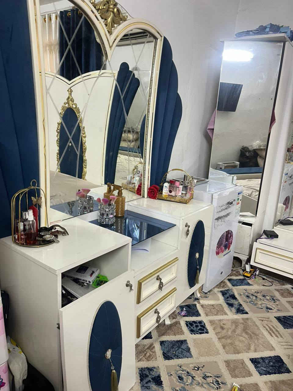 غرفة نوم ملكي تسع قطع بحاله جيده جدأ السعر 600 بيها مجال


**إذا كنت صاحب هذا الإعلان وتريد حذفه لأي سبب، رجاءا أرسل رسالة إلى الدعم الفني**