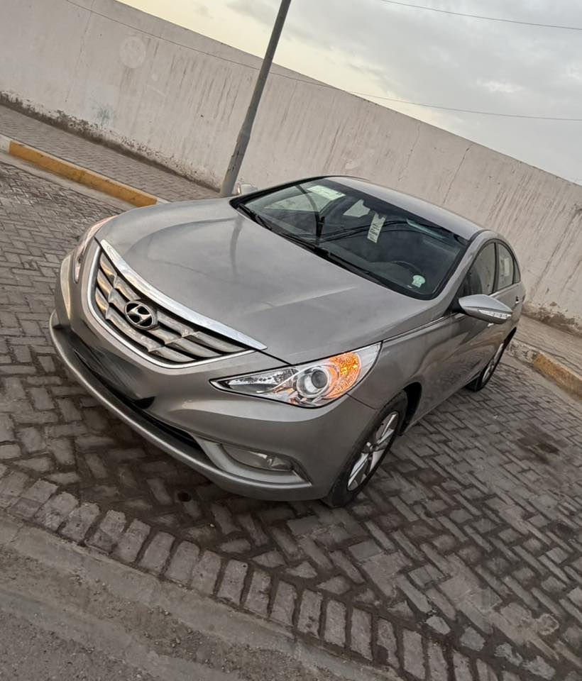 سلام عليكم سوناتا دخول جديد كورية خط واحد غاز جاهزه مكينه كير حدادية مابيه نقص 
تخم تاير جديد 
شاشة كامرة 
داخل جلد حار بارد
عنوان بغداد المدينة 
***********
