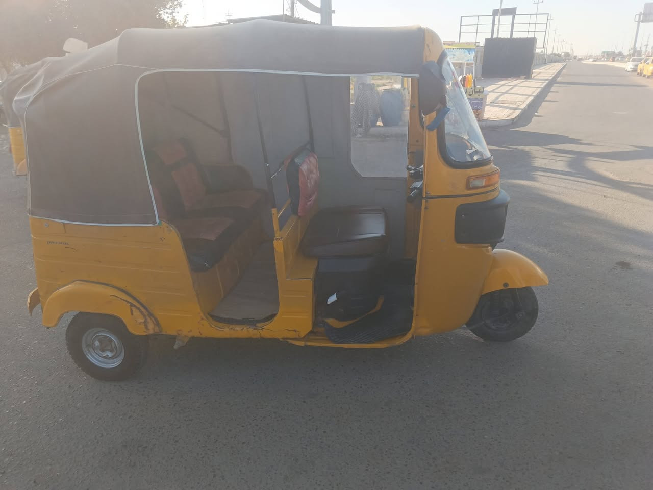 ٢٠ شهر ثالث رقم وسنويه بسمي بيهه لغد مصبوغ ولمكينه مجفته شركه لا تنقيص ولا تبخير سعر 5 وبيهه مجال 
***********
