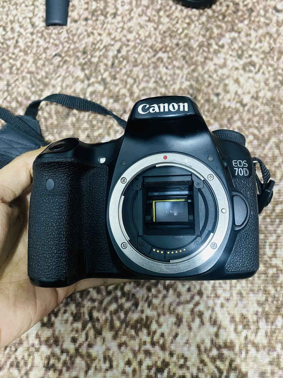 السلام عليكم
معدات للبيع ركز وياي 👇🏾
*كانون D70 
عدسة 300-75
معاها بطاريتين وحزام كتف وجنطة وشاحن 
+ بطاريتين كانون وشاحنة 
السعر 600 الف وبيهن مجال 
________________________
* نيكون D7000
* عدسة 140-18
* عدسة 300-70
* جلاتين 
* شاحنة 
* بطارية 
* جنطة 
* حزام كتف 
السعر 500 الف وبيها مجال 
____________________
*اوزمو مانع اهتزاز للمبايل 
ويا شاحنته والكارتونه موجودة 
السعر 40 الف 
_____________________
*معدات تصوير للمغامرين 
جنطة كلشي متوفر بيها اي شي يخص المغامرة 
السعر 50 الف 
الشراي تفضل خاص او الاتصال للاستفسار 
***********
