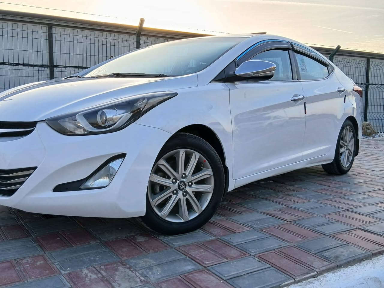 سلام عليكم سيارة نوع النتره مديل 2015 خلجيه مكفوله كير مكينه حداد تخم تاير تبريد مكينه دوش 1800دوش السياره فول مواصفات واحد عله واحد تحكم ستيرن جهتين مرايات شفط تبريد قطعتين شاشه كامره حساسات امامي خلفي  السعر 118 وبيه مجال العلوان كربلاء رقم الهاتف***********
