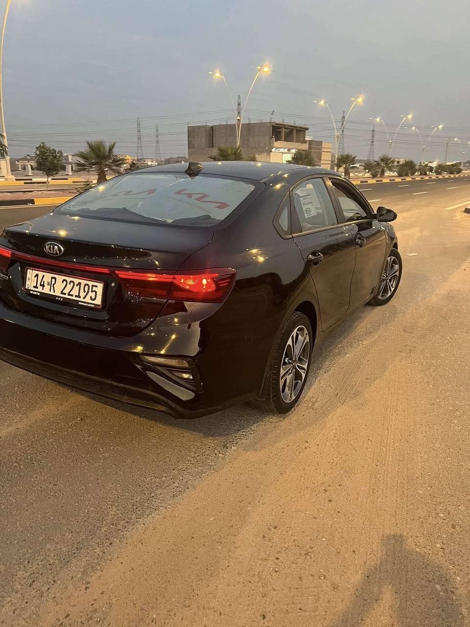 سلام عليكم عندي هاي سياره سيراتو مديل 2019 خليجي مكفوله من كلشي بيه بس بارد سياره ما ناقصها شي تخم تاير جديد حداده  جاهزه رقم جديد سعر 133 بيه مجال قليل رقم الهاتف ***********
