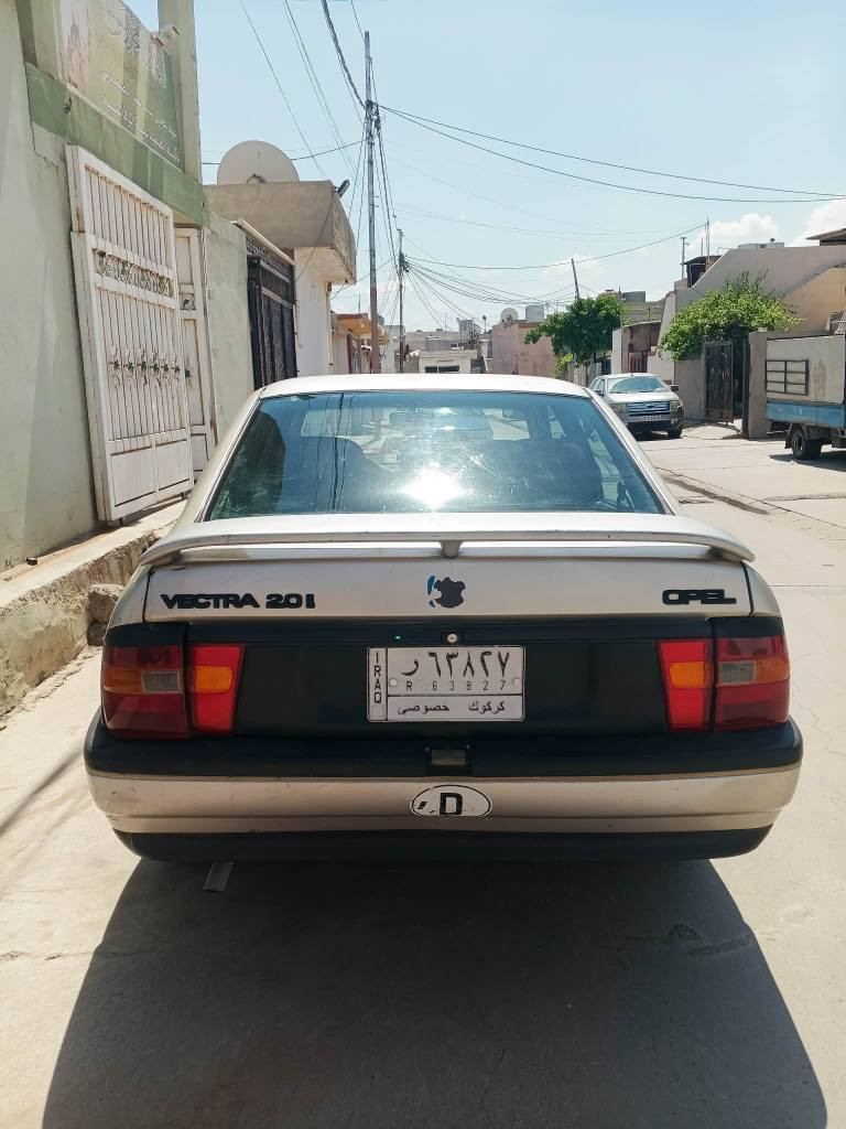 اوبل فكترا موديل 1990 محرك 20 كير عادي شرط كير محرك رقم كركوك مشروع وطني دفتر بنزين موجود .. تايراته جديد تاخم صدر بشرط كهربياته كلهه شغاله دواخلهه نضيفه سقف سلايت Abs قفل مركزي 
مكانه سياره كركوك 
سعره 33
*********** كركوك, العراق
