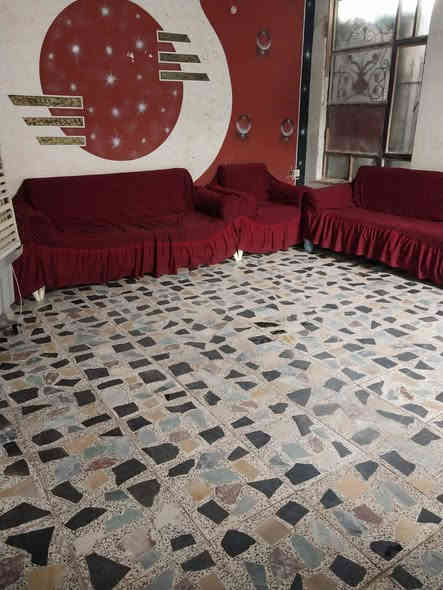 بيت  للبيع عقد زراعي قرار 117 مساحه 250 متر يتكون من 3 غرف واستقبال كبير وصاله كبيره ومطبخ وصحيات داخليه وخارجيه طابق ثاني غرفه هيكل السعرمناسب   خدمات كامله ماء مجاري كهرباء تبليط موقعه جسر ديالى منطقة الورديه تفاصيل اكثر ع رقم اتصال وبي واتساب (***********)
