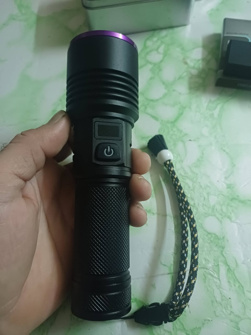 لايت UV فوق الاشعة البنفسجية 
اشتربته جديد غير مستخدم بس فحصته ورجعته بالكارتونة مالته 
السعر 25


**إذا كنت صاحب هذا الإعلان وتريد حذفه لأي سبب، رجاءا أرسل رسالة إلى الدعم الفني**