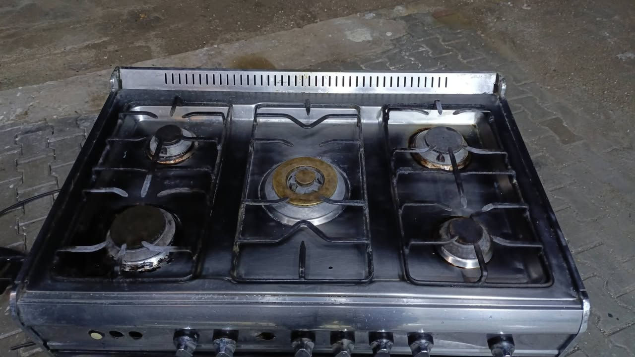 طباخ للبيع نضيف كركوك خي العسكري
***********
