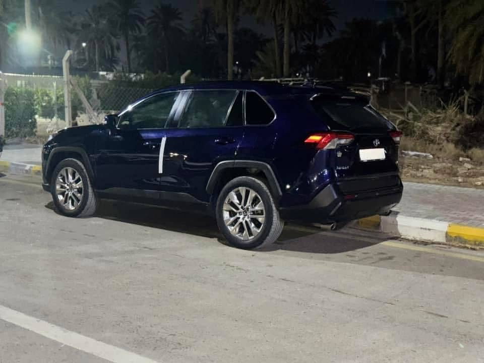 ‏TOYOTA RAV4 XLE PREMIUM
📌بيع مستعجل📌

رقم شمالي (اربيل - ترقيم جديد) 
على ايدي السيارة يعني من امريكا على اربيل .
حادثها موضح بالصور المرفقه

🔸بدون اير باگ (حادث كلش بسيط) 

▪️جنطه كهرباء
▫️كشنات جلد 
▪️بصمة ابواب
▫️بصمة تشغيل 
▪️رادار أمامي(تحديد مسار)
▫️رادار جانبي (نقاط عمياء)
▪️تحكم وضعيات القيادة Drive Modes 
▫️اوتو ستارت (Auto start)
▪️اوتو ستوب(Auto Stop)
▫️هاند بريك بصمة
▪️اوتو هولد(Auto Hold)
▫️تحكم وضعيات القيادة ECO,NORMAL,SPORT
▪️مانع انزلاق+ABS
▫️حساسات خلفية+كاميرا
▪️تحكمات استيرن
▫️تبريد قطعتين 
▪️تخم تايرات ياباني اصلي جديد
▫️وبقية مواصفات XLE
▪️ماشية : ( Mile 68  او  109 كيلوا ) قابل للزيادة 

🔸رقم الشاصي : 2T3C1RFV0MW133537

🔸السعر : 210 $ (٢ شدة و ١٠ ورقات ) وبيها مجال

📍مكان السيارة : واسط كوت

🔸للاستفسار: ***********

🔸غير متواجد على الفيس فقط : (اتصال 📞- او - واتساب 💬)
