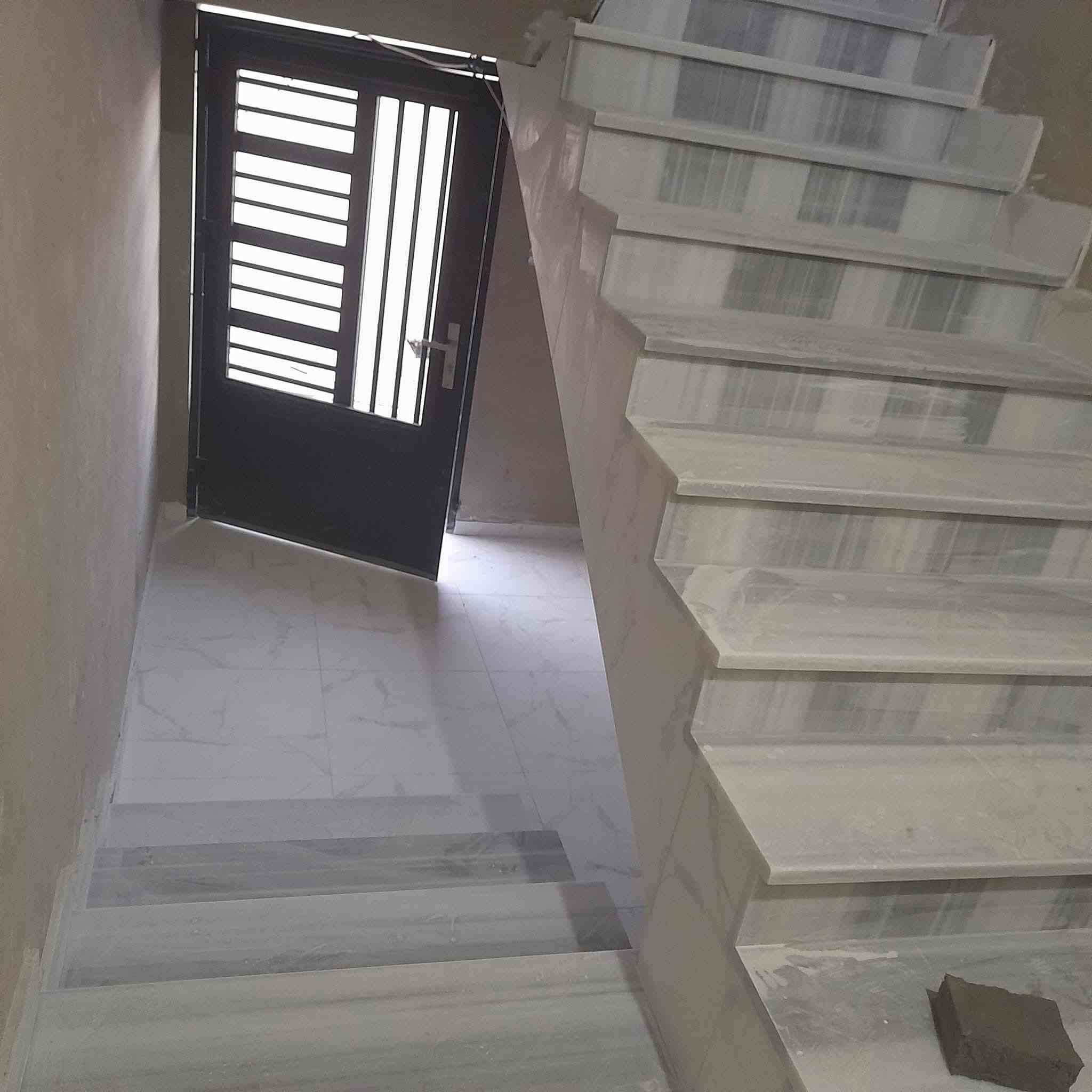 خلفه سيراميك وبورسلين الواح ومرمر متفرف *********** شرط ماتنطي ربع الا بعد استلام العمل
