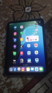 آيباد ١١ • ١٢٨ • بطارية ٩٨