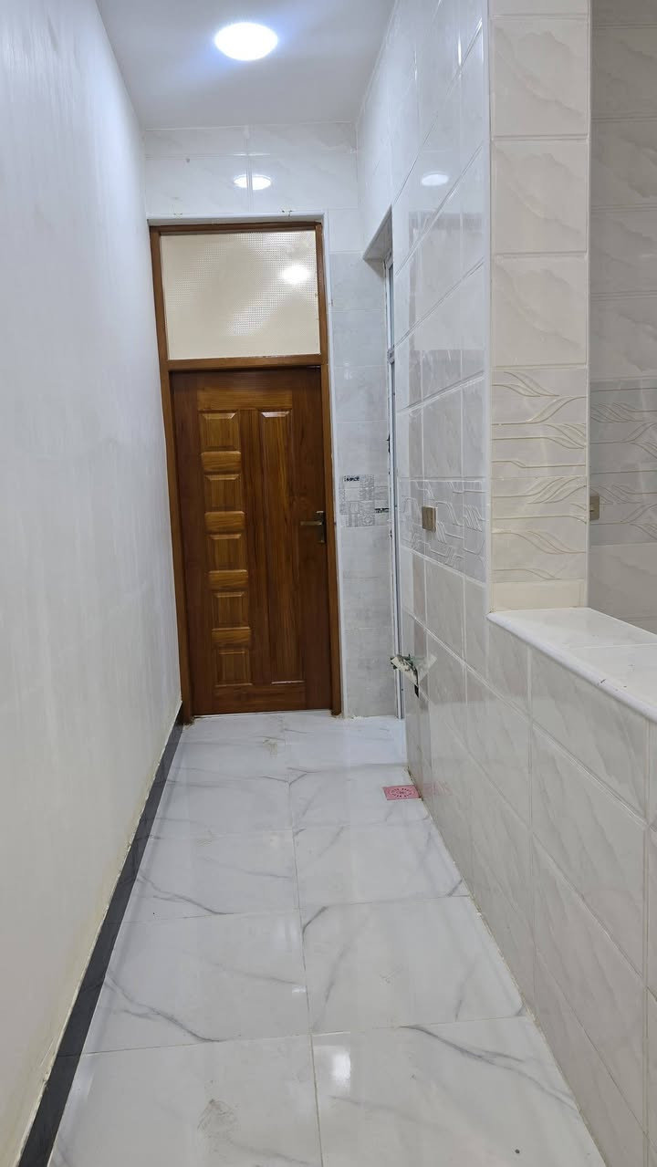 مشتمل للبيع بحي الجامعه خلف العماره الحمراء ثالث شارع  غرفتين نوم وصاله ومطبخ واستقبال وبيتونه كبيره ***********
