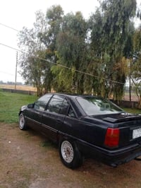 شباب السياره للبيع موديل 92 السياره حجم 20محرك وكير خير من الله المحرك...