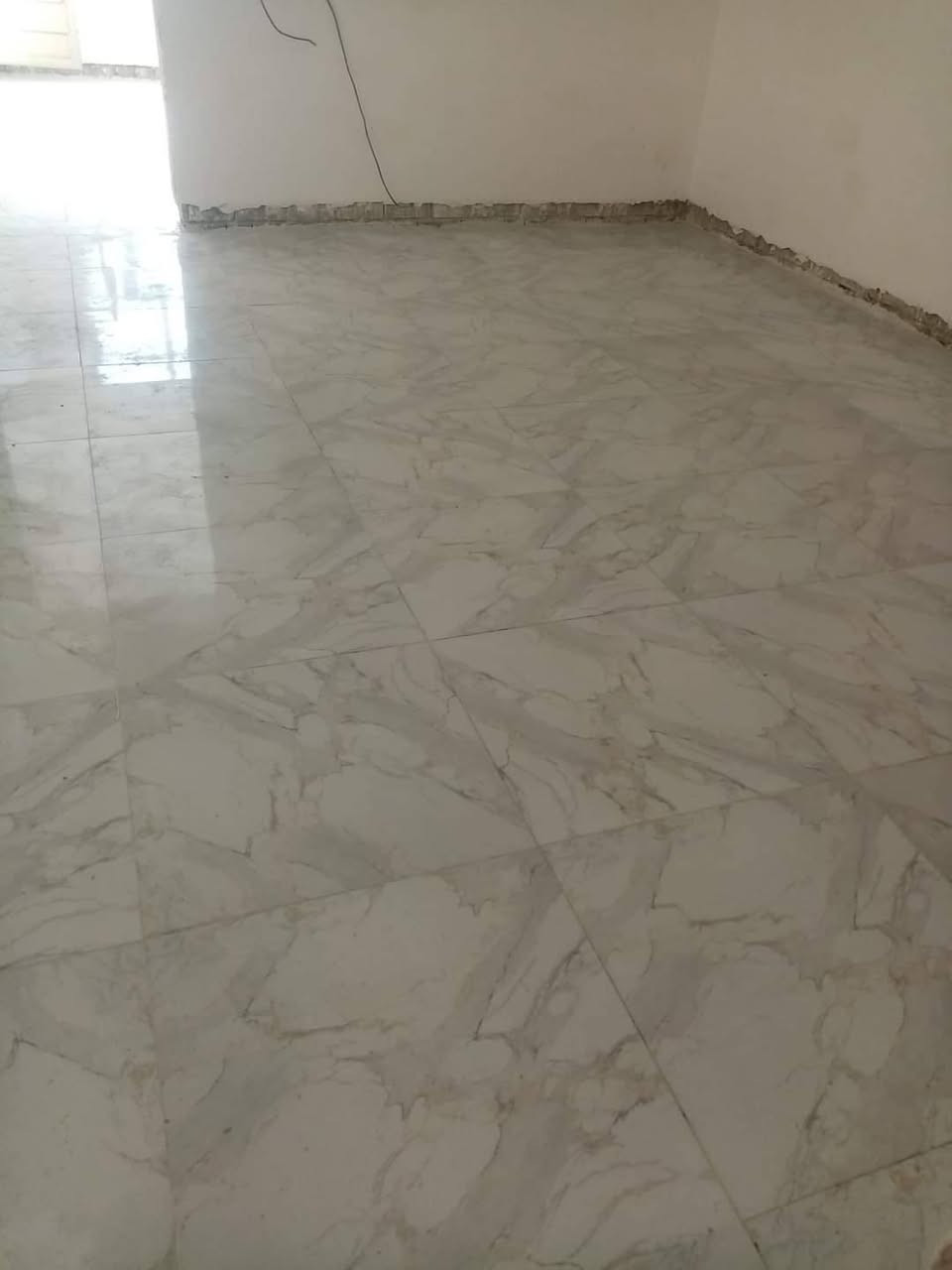 خلفه متفرغ ولرزق عل الله رقم الهاتف***********مكاني كربلاء لبوبيات جدران وارضي تحياتي لكم
