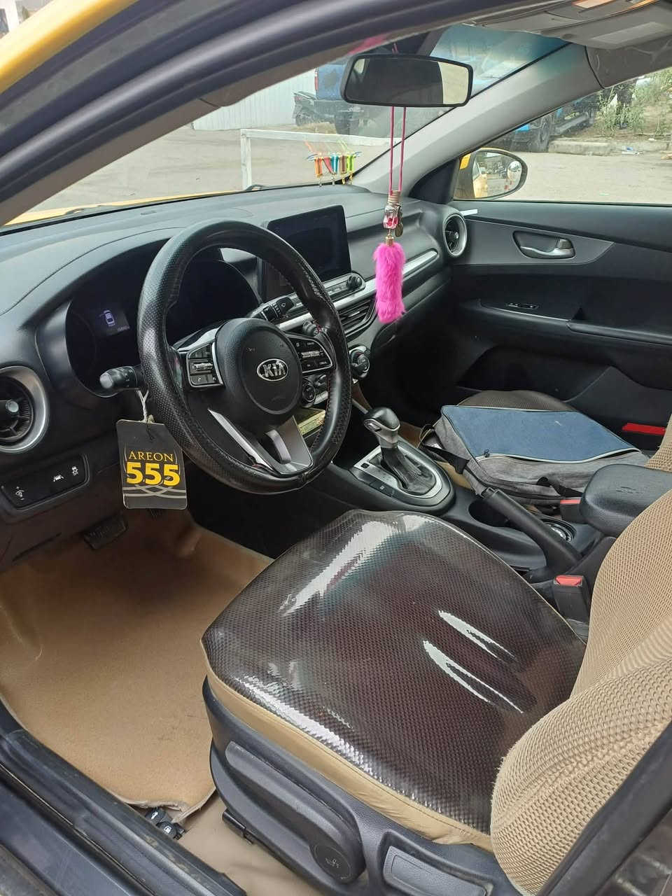 السلام عليكم
فورتي       ١٩

للبيع فقط        ١٢٠

***********
