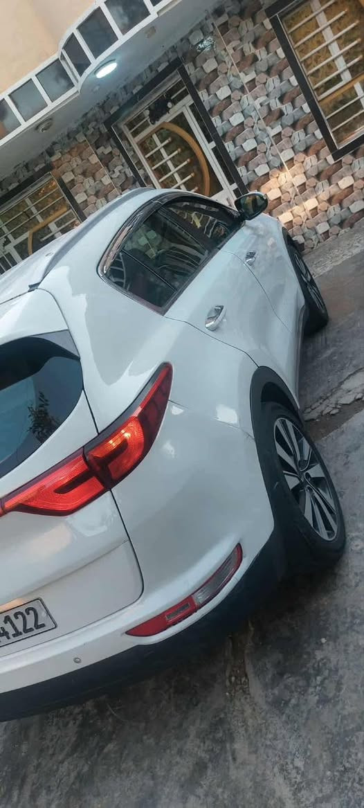 سبورتج خليجي موديل 17
رقم بغداد دولي وبأسمي ..محرك دوش 2000 المرغوب داخل لونين تحكمات فول 3 انظمة قياده حساسات خلفيه كامره دواره يدات نيكل سياره جاهزه من كلشي كير محرك تبريد صدر كلها شركه .. سياره بيها صبغ عام اني مشتريها هيج أمانه الله وديتها فحصتها سياره بيها ضربه بجاملغ خلفي الايمن  وجاملغ وباب امامي ايسر فقط بدون دواخل الكشر ماكفله باقي كير محرك تبريد كلها مكفول للبيع او للمراوس
***********
السعر133
