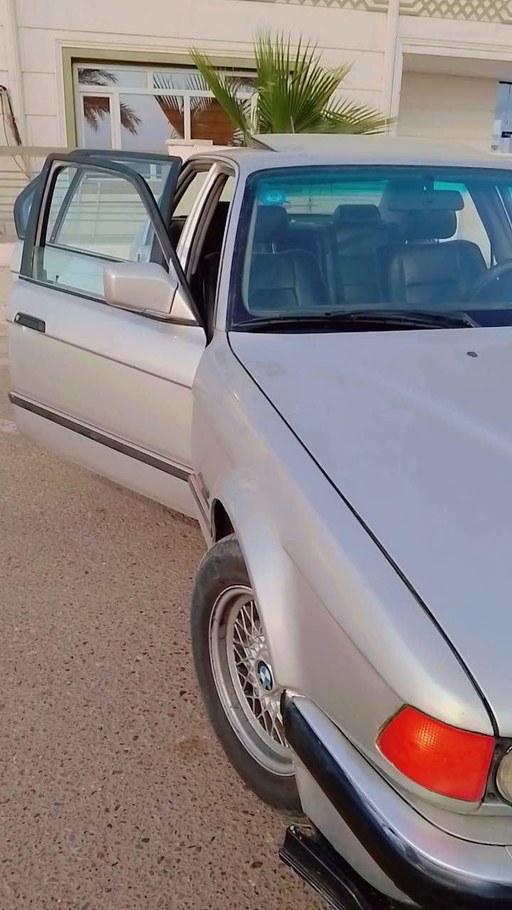 BMW
1994فول مواصفات
كشر بلادي 
كير ومحرك جديد 
صدر جديد تخم تاير 
قرفه جلد كشن كهربائيّ 
كهربايات كله شقاله تبريد طك البوري ماله 
مكان الفلوجه الشهابي السعر 55وبيه مجال 
***********
