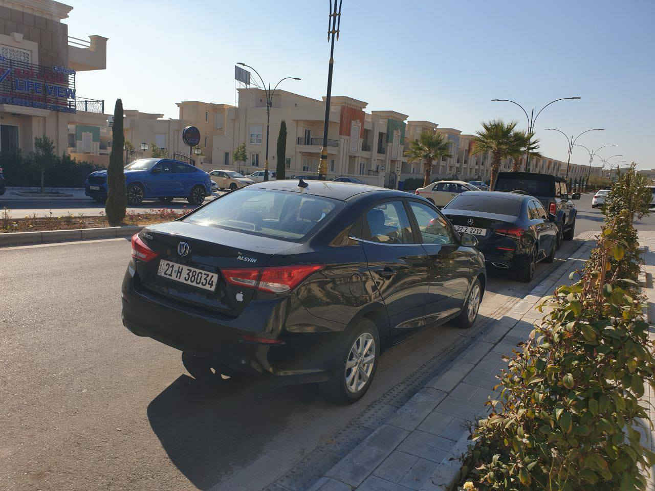 شانجان السفن 2023 داخله ضمان 
محرك 1500
فول مواصفات 
تحكم استيرن جهتين 
شاشة لمس
حساسات خلفية
كاميرا خلفية  دوارة
مانع انزلاق
قفل سنتر لوك
تحكم بمستوى اضائة 
كشاف ضباب 
اشاير بالمري
تثبيت سرعة 
جام سائق نزول اوتو
تجفيف ذاتي 
بلوتوث
فتحة سقف سلايت
كشنات جلد
مقعد سائق هايدروليك  صعود نزول 
كير ثلاث انواع اوتوماتيك + عادي + سوبر
سيارة بدون ضربة وبدون صبغ 
سعر 92 وبي مجال بسيط
للإستفسار 
*********** أربيل, العراق
