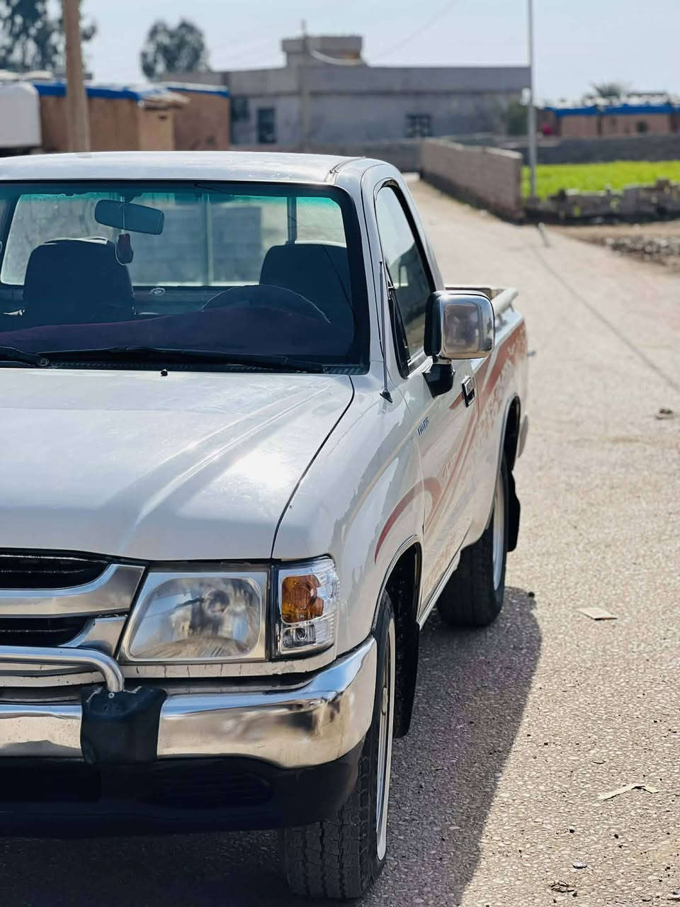 سيارة 2003 نضيفه وكامله من كل رسمياتها واوراقها 
المكان الحويجة 
الاتصال على الرقم ***********
