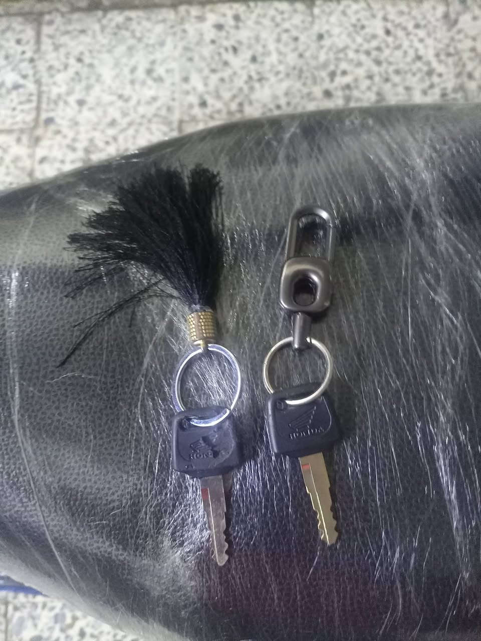 سلام عليكم للبيع ماطور بزون بردة شرط ماطور نضيف شاصي شرط مكينة شرط مامفتوحة كهربائيات كلها شغالة سلف شغال هندر شغال السعر 320 وبيه مجال شراي خابر وتدلل هذا رقمي اسيا *********** وهذا كورك *********** مكاني موصل حي سومر
