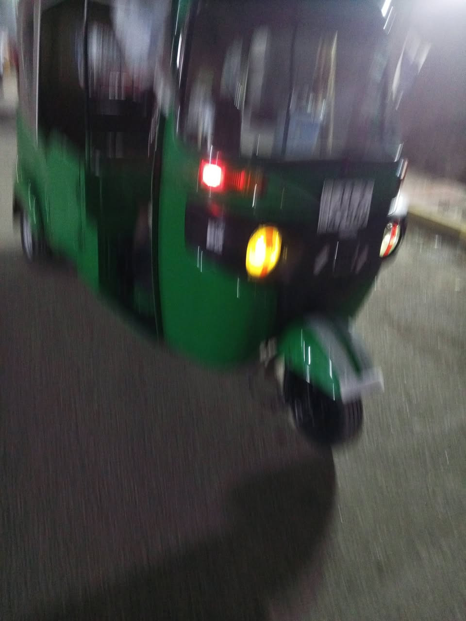 سلام عليكم تكتك واحد وعشرين رقم وسنويه تحويل ثاني يوم معمره دوس سعر 7700 رقمي ***********
