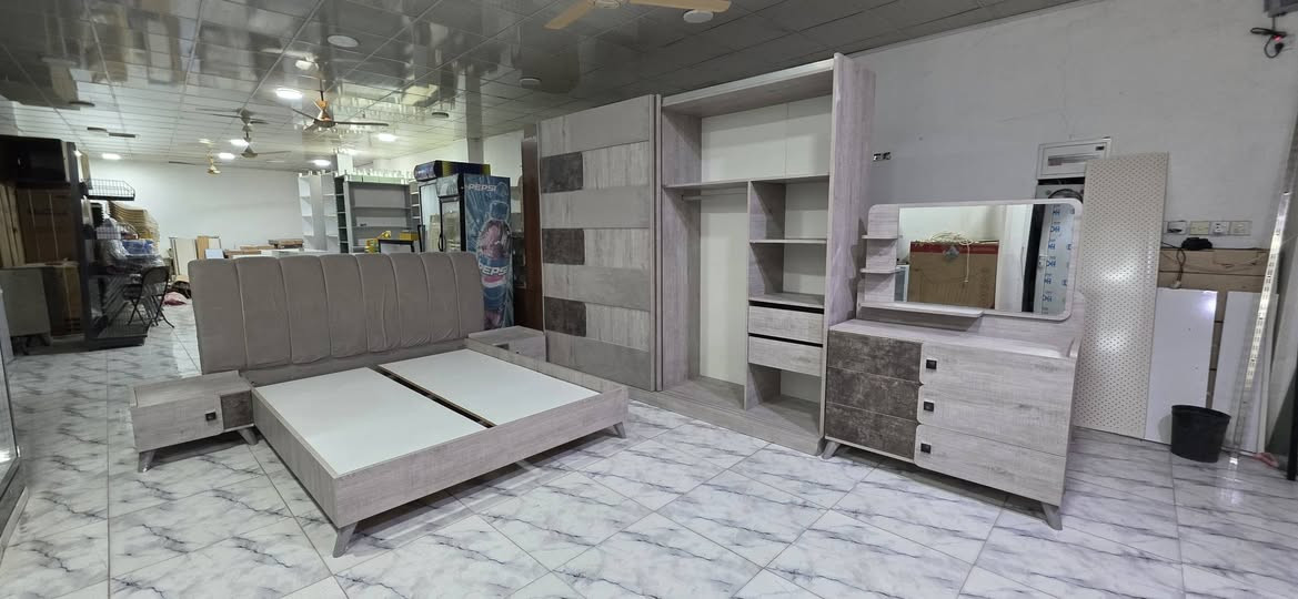 پێشنگای میر هەمیشە ناوازە‌🍁
تاقمێکی بێنج پارچەی لۆک لۆکم بۆتان هێناوە💐
ئەم تاقمە بازاڕی نیە تورکی عەسڵ دیوانە🌹
وەک لۆک ماوەتەوە شوختی نیە🍃
تەنیا ماشااللەی دەوێت ماڵی دۆستە🌸
نموونەی جوانی ڕەنگی تایبەت 🪴
تاجی شامۆی عەسڵ 🌻
ماڵێکی جوانە لەدەستی خۆتی مەدە 💟
ماڵ بۆکەس دانانێن کێ زوو هات پیرۆزی بێت🎁
***********
لەوێنەکان چۆنە ئاوایە لۆک لۆکە🫒
جوابی کۆمێد نادەینەوە بەڕێزان💐
