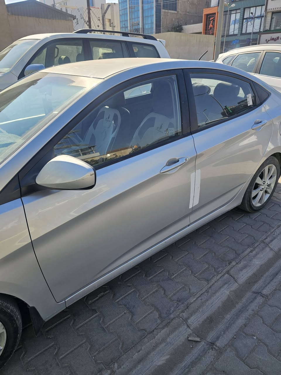 سلام عليكم اكسنت 2015 وارد امريكي حادثها الوارد طخه جاملغ الامامي وراجع بارد بدون ضربه قويه ولا تبديل شرط الفحص وبيهه بارد جاملغ خلفي وجزء من الدوسه صبغ سياره اكفلها من ضربه قويه وتبديل وقطع الصبغ وبيهه حالوب خفيف كلش بلقماره مكينه 1600 كفاله هيه والكير سياره جاهزه من كل النواحي الف دينار ما تخسر عليهه حداده تبريد كهربائيات تخم تاير كله جديد وهزه جديده وسنويه لشهر ١٢ بأسمي تحويلك ثاني يوم مكانها البصره //سعرها ٩٨ وبي مجال 
***********
