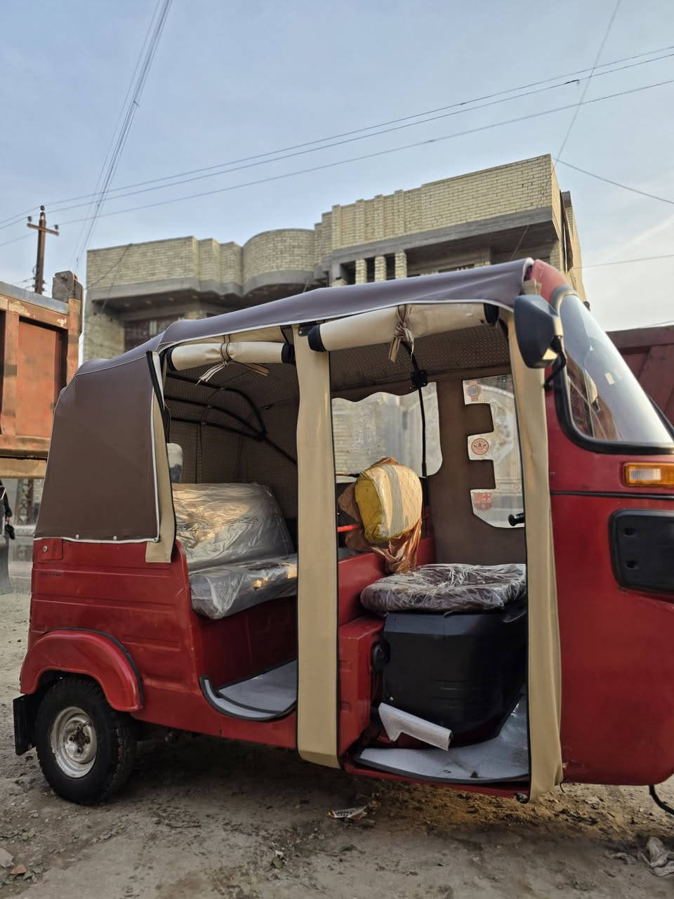 سلام عليكم تكتك موديل 2018 شهر سادس مرقمة بغداد تكتك معمرة دوس و ضربة بل بدي تكتك مكينتهة زين تكتم كدامكم واضح بل صور تكتك رايدهة ب5ملاين وبيهة مجال   ***********
