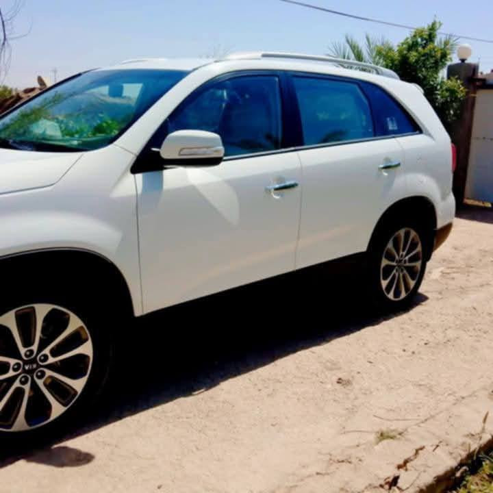 سياره سورنتو للبيع

موديل 2014 مكفوله كفاله عامه 

شرط تحويل وكاله 

المواصفات : 1/1

 كامره خلفيه 

حساسات امامي وخلفي 

بك لايت LED

ويل كب 19

بصمه تشغيل 

اثنين بصمات 

كشنات جلد

سبعه  7 راكب

مري كهرباء 

كشنات جلد 

اناره بل يدات باب 

اناره داخلي 

سلندر 4

شاشه لمس 

اشاير بلمري 

تحكم ستيرن

اشاره ترحيب 

قطع تبريد عدد 3

كرسي السائق  كهربائي

تبريد وتدفئه شغال

ماعد البنراما

سعر: 175وبيها مجال

الاستفسار: ***********
