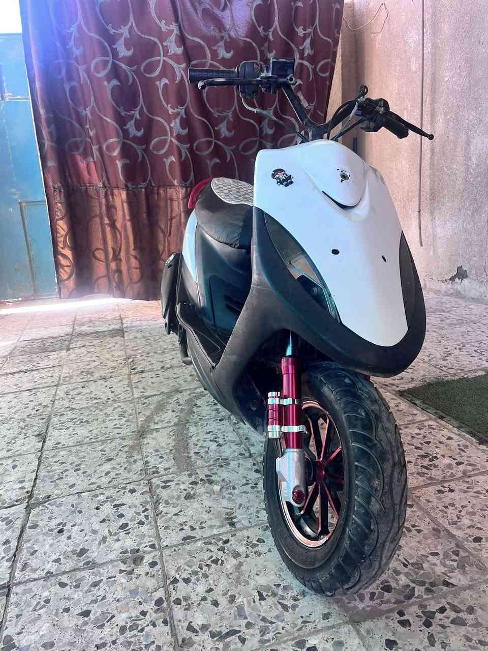 السلام عليكم
دراجه ماكس عدله نضيفه كلشي شغال بيه سلف وهندر وكهربائيات كامله 

دراجه ابلاديه فقط بس مبدل ولفات 

دبل امامي رياضي ودبل خلفي رياضي كزوز fm
السعر 550 وبيها مجال 
شلعه ومعدل ايخبل تجي وتشوف ابعينك 

المكان البصره العشار الرباط 

الاستفسار على الرقم ***********
