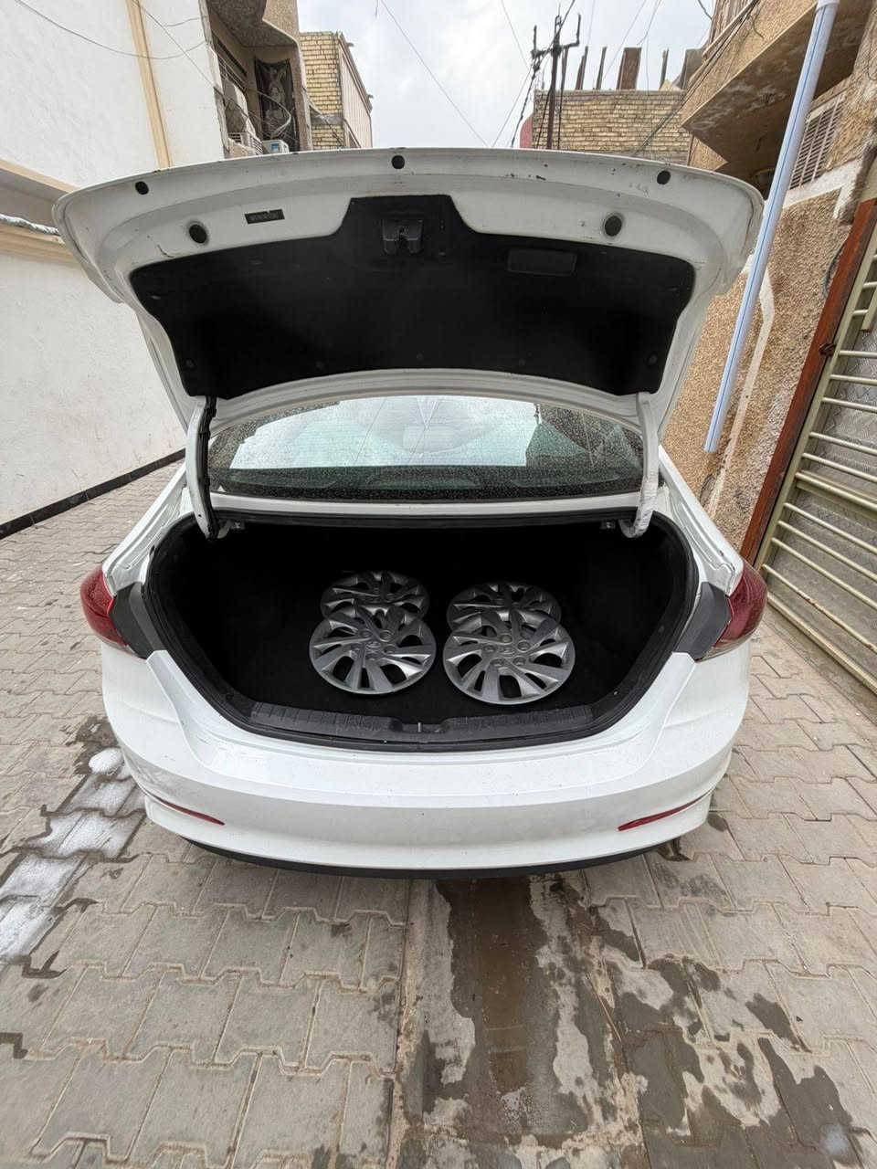 السلام عليكم 
الانترا ٢٠١٧ رقم اربيل تحويل مباشر شرط التحويل 
السياره جاهزه للاخير الف ما تصرف عليها 
كير اي تي بلاد مكينه دوش مكفولات من  تنقيص وتبخير 
صدر خلفي وامامي جديد سويتهم علمود الهزه تخم تاير وييل 
سبير حجم ١٥ بجم جديد 
حادثه جاملغ وبنيد مبدلات بدون دواخل وبيها ٣ قطع صبغ  
بيها تقشير بل قماره وقبق الصندوك 
السياره حلوه واحلا من الصور وسعرها مال تكسي 
١١٢ وبيها مجال 
 *********** اتصال ووتساب 
عنواني بغداد الرصافى 
حي اور  
ملاحضه سونار بل منشور
