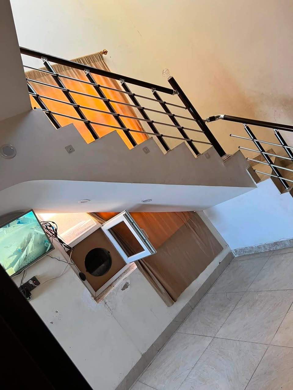 🏠 بيت للبيع -بناء حديث- منطقة النصر - المكاسب

المواصفات:
المساحة: 175 متر 
الطوابق: طابق واحد
الغرف: 2 غرف نوم + استقبال واسع + مطبخ
اضافات: كراج للسيارة
الموقع: منطقة النصر - المكاسب

السعر: خاص 
للاستفسار:***********
واتساب + اتصال

البيت جاهز للسكن مباشرة
