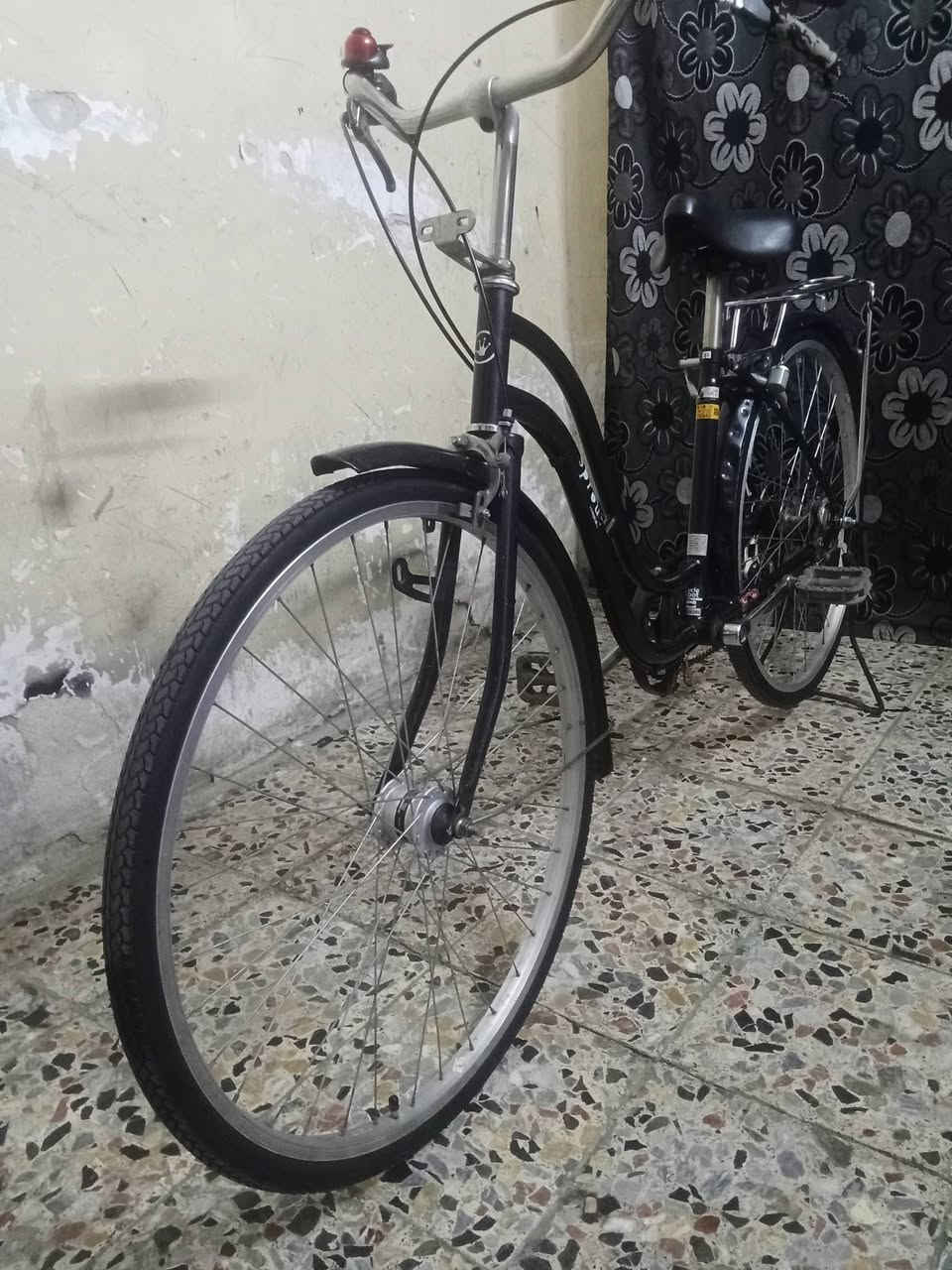 السلام عليكم بايسكل للبيع فقط حجمه 26 بايسكل ياباني نظيف مكاني بغداد مدينه الصدر السعر 85 وفي مجال رجاء مش الرايده يعلق ولا يخابر رقم الهاتف  ***********
