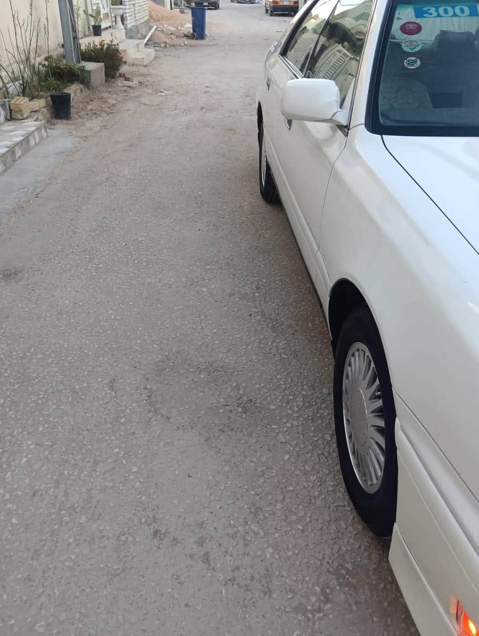 رأس الثور فلات
موديل 1998رقم انبار دولي 
تحويل ثاني يوم سنويه ل2028 
كرستال اصل 
مكفوله من الكصه ونقل الجثه الضربه و(الصبغ )
ماعدا الدعاميات صبغ فقط شرط الفحص 
محرك 3000 فيشه وبطل اصل مكفول 
شلعته قويه تبريد ثلج سبلت 
كشنات كهرباء 
عدادات ليزري 
تخم تاير جديد 
كهربائيات كله شغاله 
سياره نظيفه وماكو بيه شي مايشتغل وبالعافيه ع الياخذه
مكان السياره كربلاء
السعر 104
***********
