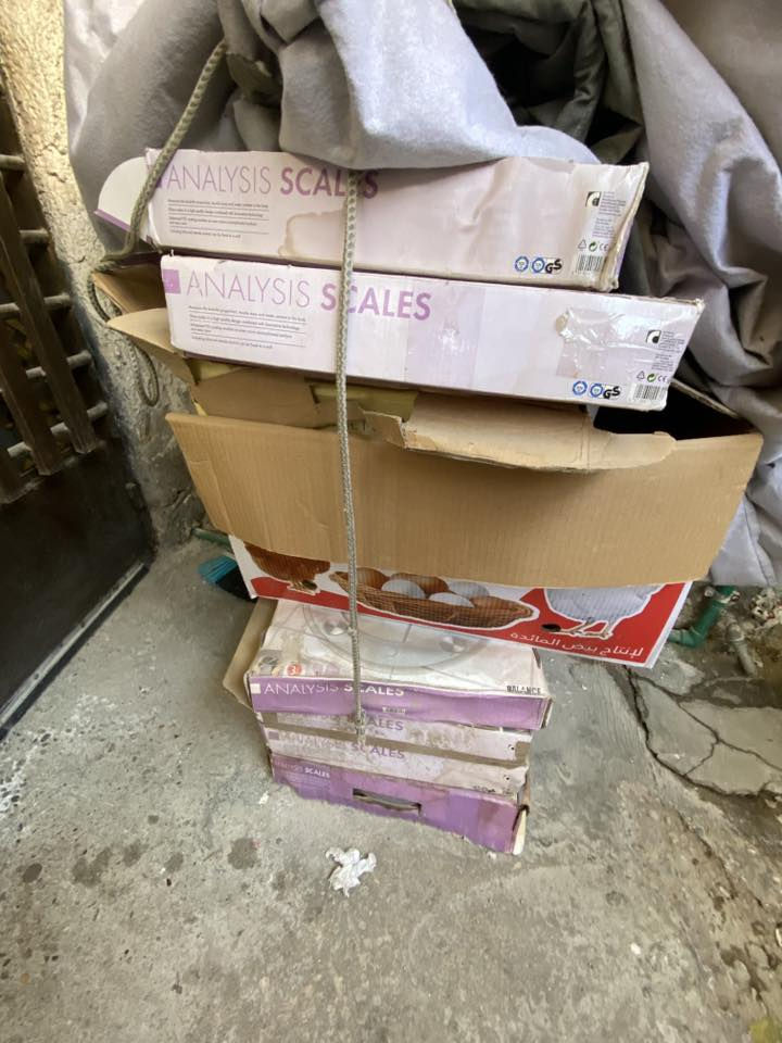 مرحبا شباب لللبيع شلعه شلعه كامله مال ميزان اوربي الماني اصلي ولله  كامل الملحقات يتحمل وزن كبير جدد بلكارتون 
ابيع شلع شباب 
مكاني بغداد رقمي بي واتساب ***********
السعر ب١٢٠ كلهن 
تكدر تبيع الواحد باكثر من سعره الحالي
