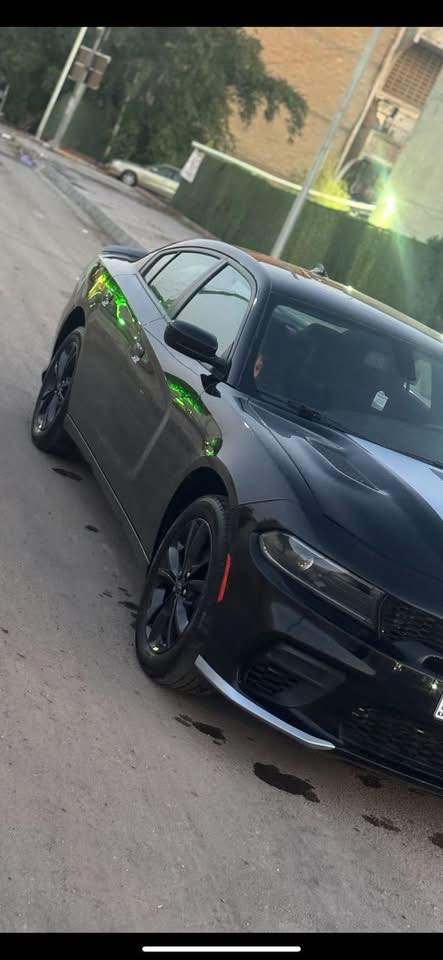 جارجر
لون اسود ♠️♠️♠️♠️ فور ويل

العداد: 32مايل

رقم أربيل الجديد وكاله تحويل مجانا

المحرك : V6.  3.6L 

فور ويل 

سياره جديده بمعنى الكلمه 

المواصفات عاديه  

شاشه كبيرة مع نظام ملاحة GPS 

 مقعد السائق كهربائي 

 حساسات مع مانع تصادم خلفي . 

 تشغيل عن بعد 

 ستيرن كهربائي 

 محدد سرعة 

 تلفون بلوتوث 

 كاميرا خلفية 

 مرايا متحسسة للاضاءة العالية 

الحادث بنيد صبغ حادث سطحي 

وتعديل بل حوض بصيط 

للتواصل ***********
السعر: 22800
وخابر وتدلل
