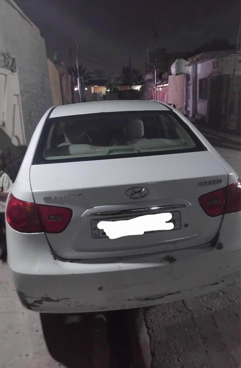 من رخصة مدير الكروب عندي النترا مديل 2011 محرك 1600دكشن ناصي بأسمي  رقم بغداد انكليزي تحويل ثاني يوم بيهه صفحه كامله بدون حادث  وجاملغ الخلفي السعر85وبيها مجال قليل ***********
