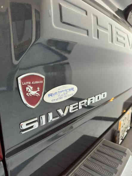 السلام عليكم للبيع شوفرليت سلفرادو خليجي موديل 2021 رقم أربيل مواصفات LTZ فول مواصفات 

السيارة خليجي مكفولة كفالة عامة عدا بارد شبر فقط وبيها سونار باقي سيارة مكفولة من صبغ الفتح التبديل الخدوش 

مواصفات السيارة بصمة فتحة كشنات تدفئة تبريد كشنات الأمامية كهرباء كامرة خلفية مري قلاب شاحن واير ليس و بيها بعد هواي مواصفات 

ملاحظة السيارة الباب الطويل و بدي قصير المرغوب بالسوك 

السعر 345 وبيها مجال 

مكان السيارة بغداد 

رقم الهاتف ***********
