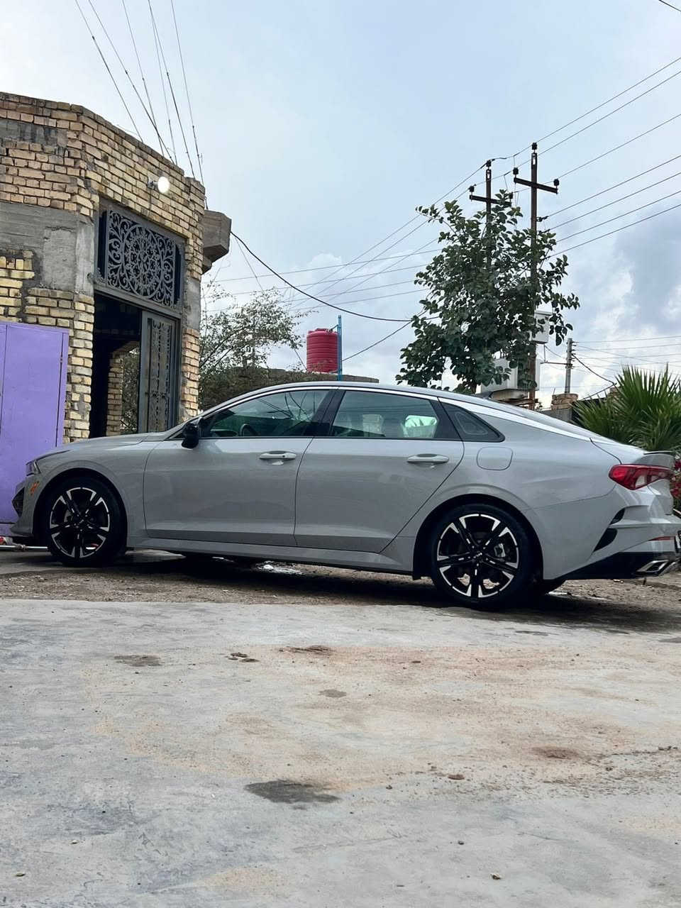 السلام عليكم 
للبيع
KIA K5 GT LINE  2023 وارد أمريكي 
السياره دخول جديد ترقيم جديد رقم بصره معوقين المعوق ولد يسوي وكاله
الحادث كما موضح بالمنشور السياره بدون دواخل كل الايرباكات سليمه السياره مبدل قطعتين  فقط مبدل بنيد اصلي تفصيخ مصبوغ وقبق جنطه تفصيخ  الشواصي كفاله وين أتريد افحص  
السياره جديده زيرو زيرو معنه الكلمه زيرو 
ماشيه 33 الف فقط
فول مواصفات بنوراما :
1_اللون اسمنتي مميز 
2بصمه تشغيل 
3_ بصمة ابواب افتتاح عند الاقتراب 
4_مثبت سرعة
5_نظام ABS
6_مانع انزلاق
7_حساس اطارات 
8_بك لايت لد
9_شاشة كبيرة لمس
10_كامرة دوارة
11_كشافات امامية
12_شاشة اعطال 
14_رادار جانبي
15_ نقطة عمياء 
16_رادار الخطوط البيضاء 
17_ اشاير باالمري  
18_مقعد سائق كهرباء 
19_الايت ثلاث عدسات +ليد  برتقالي 
20_نظام قيادة 3 وضعيات نورمال+سبورت+ايكو +كوستم 
21_بلوتوث +usb+auX  
22_تحكم ستيرن 
23كير اوتو +عادي 
24_اوتو بريك 
25_ صندوق كهربائي
 26_زنون + ليد 
27_التشغيل عن بعد
‏28_Auto hold 
29_تصميم خارجي رياضي 
30_نضام الملاحة
31_مصابيح الخلفيه LED
32_مصابيح ضباب LED
33_محرك تيربو 1600✈️
34 _ويل اكروم اسود
السياره دخول جديد زيرو ما ماشيه ماشيه 33الف فقط ترقيم جديد السعر 173وبيه مجال بسيط مكاني البصره رقم الاتصال  ***********
