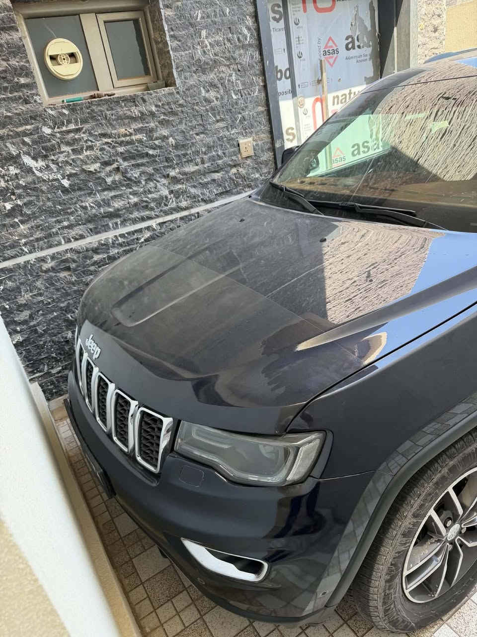مكلف بالنشر
جيب موديل 2018
خليجي بيها الجاملق الأمامي جهه السايق مصبوغ اثر شخوط 
ماشيه ٧٥ مايل
فول مواصفات 
لمتد 
بيها البستم السادس مكسور أبيع على انوا تبديل محرك 
عارضها 210 وبيها مجال كلش بسيط 
رقم صاحب السيارة ‎***********
